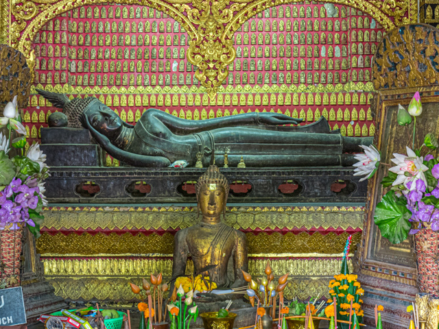 Black Reclining Buddha 