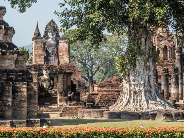  Phra Attarot in Monodop
